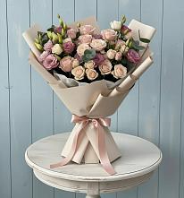 Букет цветов из:  Розы и Лизиантусы в Трудобеликовский