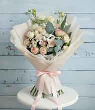 Букет цветов из:  Розы и Лизиантусы в Трудобеликовский