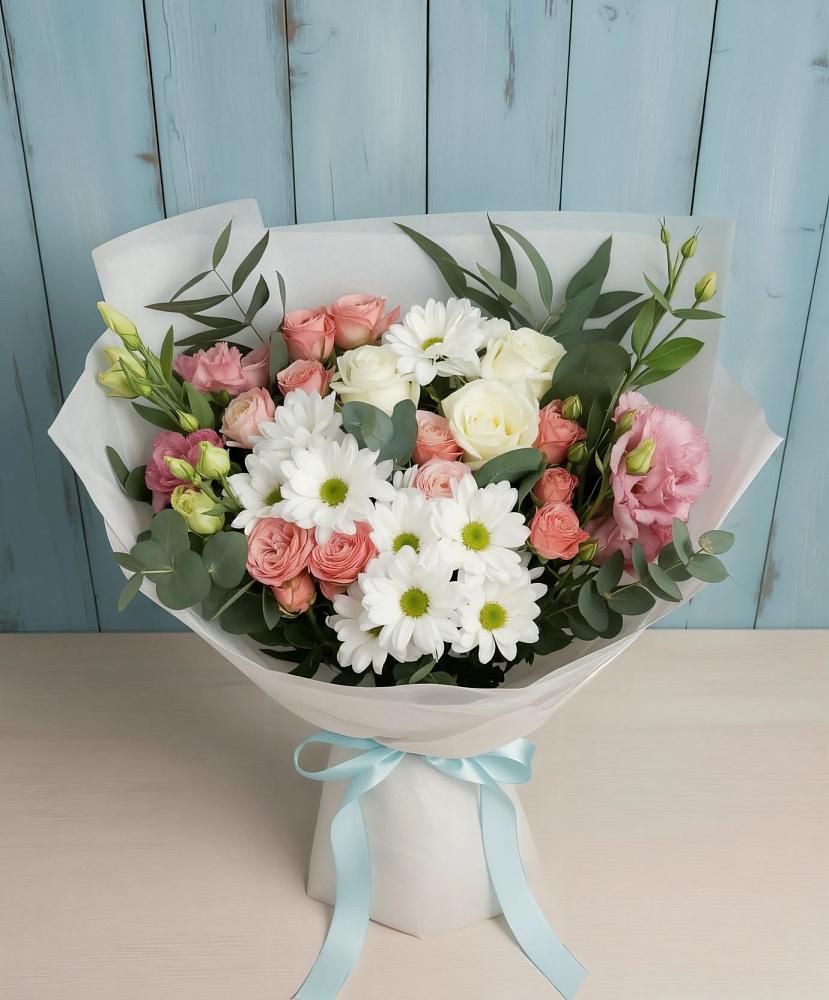 Букет цветов из: Розы, Лизиантусы и Хризантемы в Трудобеликовский