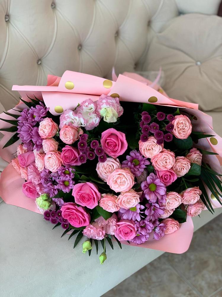 Букет цветов из: Хризантемы, Розы и Лизиантусы в Трудобеликовский