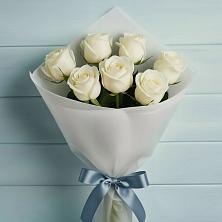 Букет 7 Белых роз Эдлесс Лав в Трудобеликовский