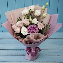 Букет цветов из:  Розы и Лизиантусы в Трудобеликовский