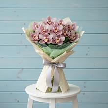 Букет цветов из:  Орхидеи и Розы в Трудобеликовский