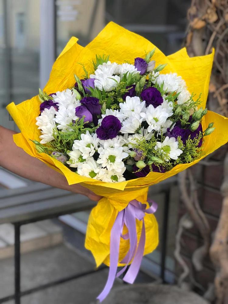 Букет цветов из: Ирисы, Хризантемы и Ромашки в Трудобеликовский