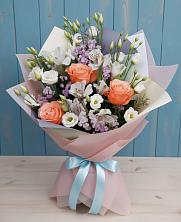 Букет цветов из:  Лизиантусы, Розы, Альстромерии и Гипсофила в Трудобеликовский