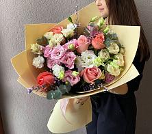Букет цветов из:  Розы, Лизиантусы и Гвоздики #REPLACE_PRED# Трудобеликовский