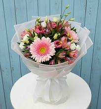 Букет цветов из:  Герберы, Альстромерии и Лизиантусы в Трудобеликовский