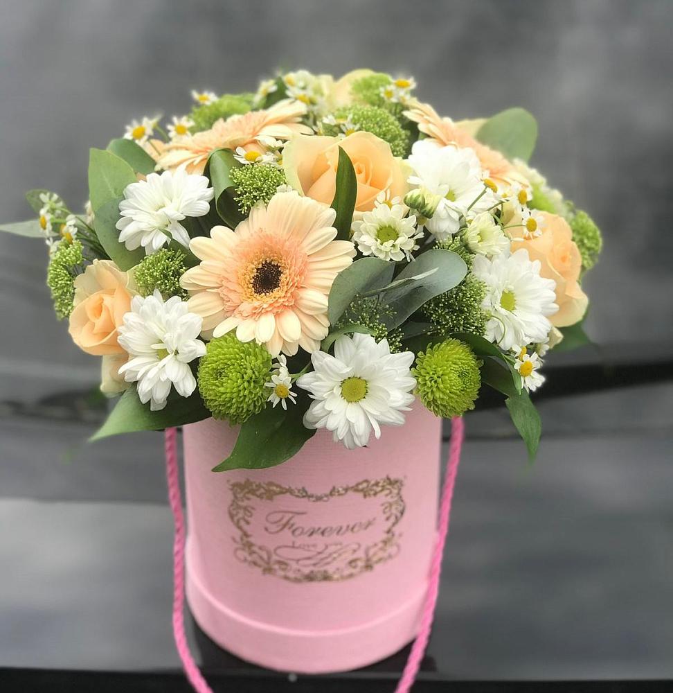 Цветочная композиция из Розы, Герберы и Хризантемы в шляпной коробке в Трудобеликовский